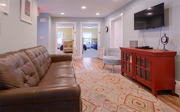 Crossroads-Windham-5-edited common room at rehab for women with children house