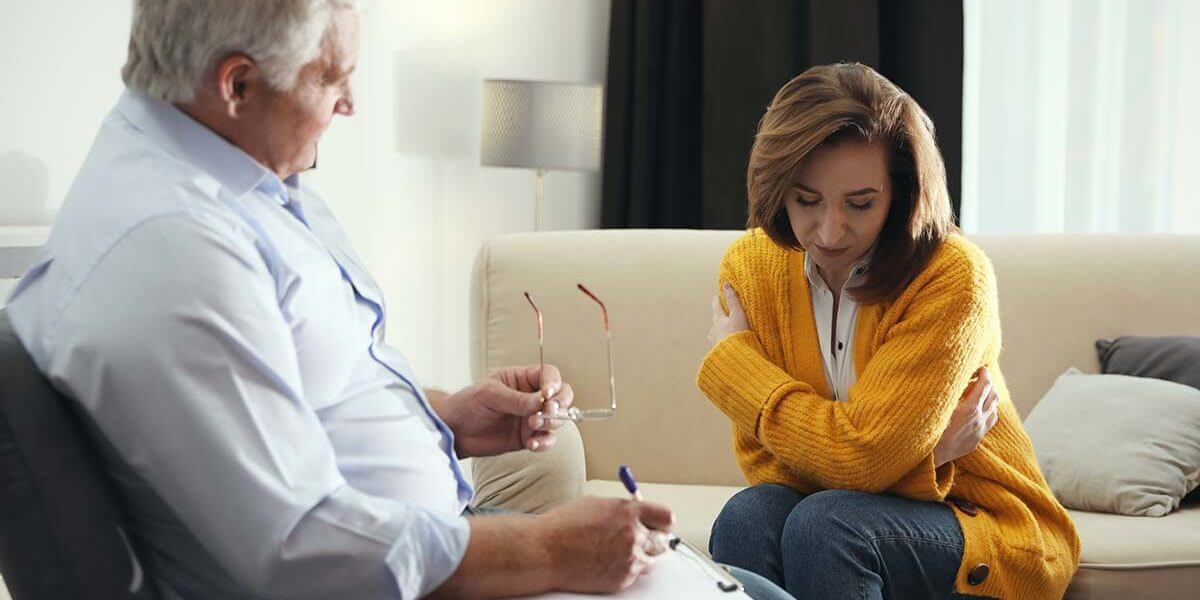 therapeutic-modalities Doctor Using Therapeutic Modality To Treat Mental Health