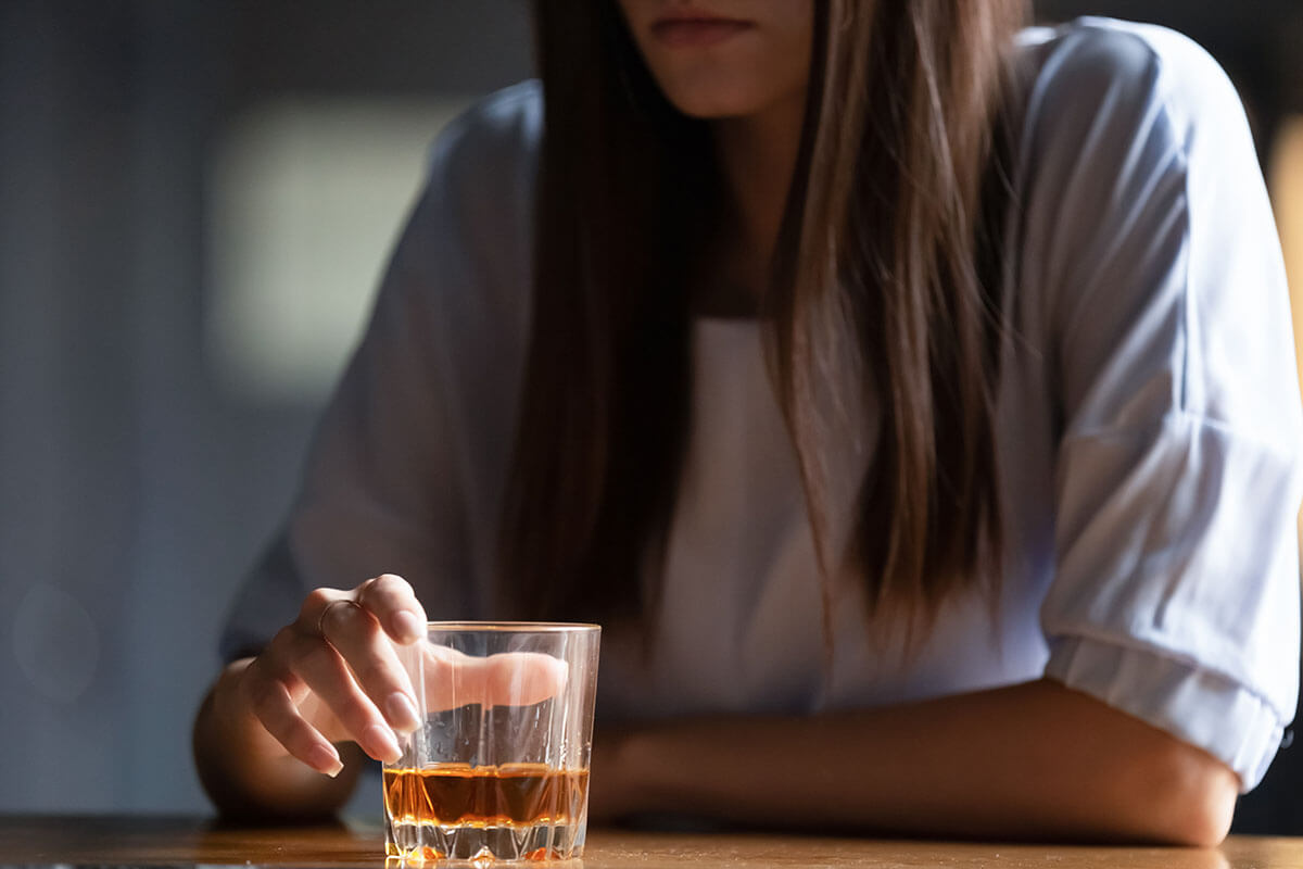 a woman knows she needs an alcoholism rehab