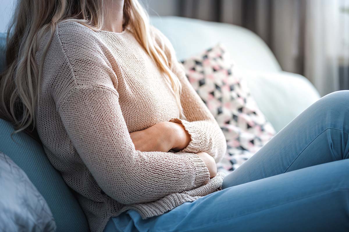 a woman experiences the effects of bulimia